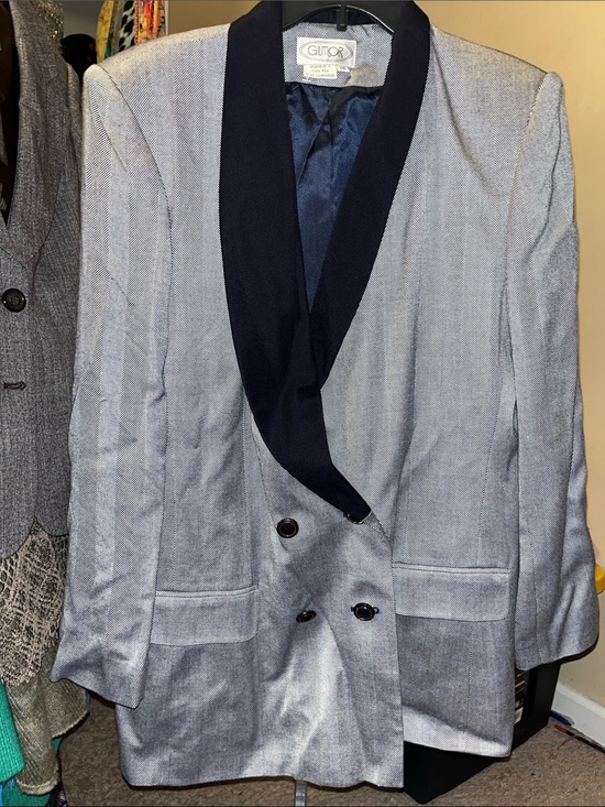 Gilmor Jackets & Blazers - Women's Double-Breasted Blazer in Light Gray with Navy Shawl Collar